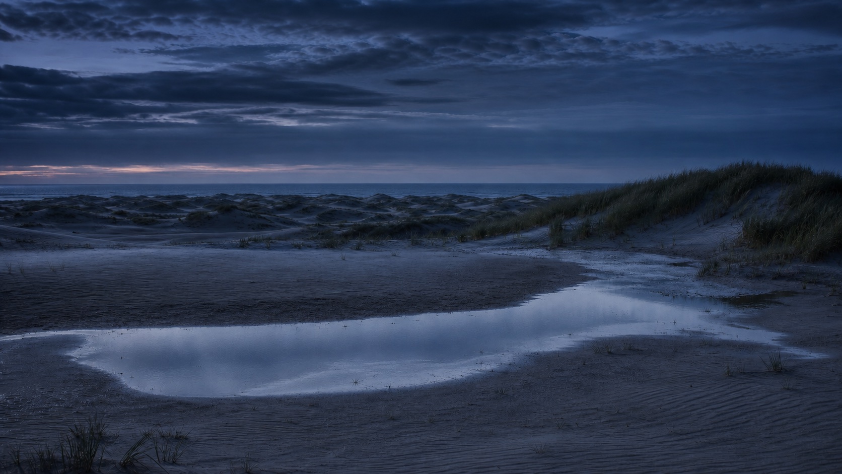 Skagen Light dark mode wallpaper 2